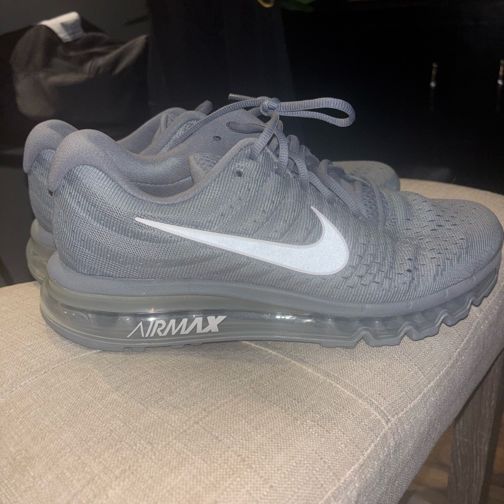 Nike Air Max Men's Grey/White Athletic Shoes